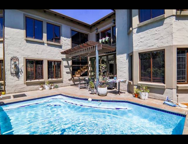 5 BEDROOM HOUSE FOR SALE IN MIDSTREAM ESTATE